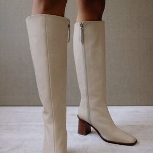 ALOHAS East Boot Off White